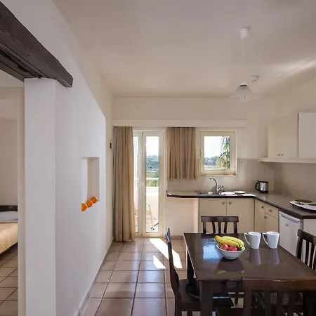 Ourania Aparthotel